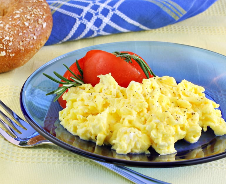 How to Make Scrambled Eggs - Damn Delicious
