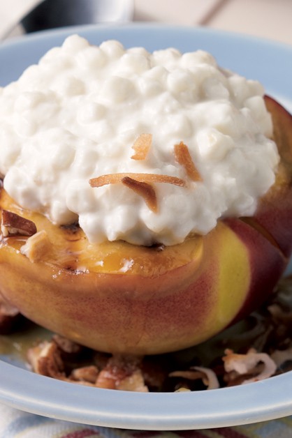 Grilled Peaches With Cottage Cheese Daisy Brand Sour Cream