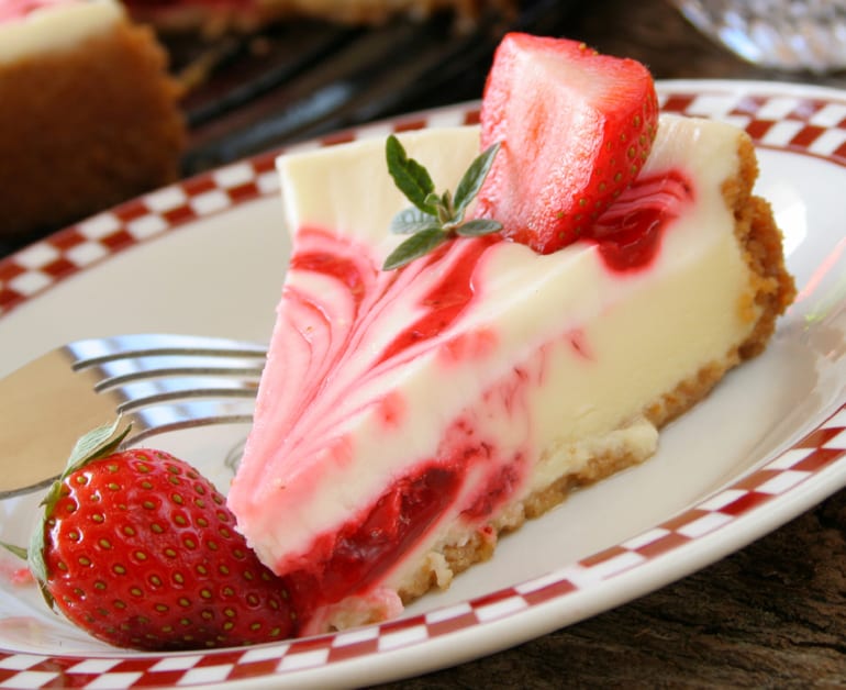strawberry marble cheesecake