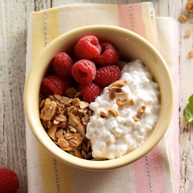 Raspberry Granola Breakfast Bowl Daisy Brand Sour Cream & Cottage