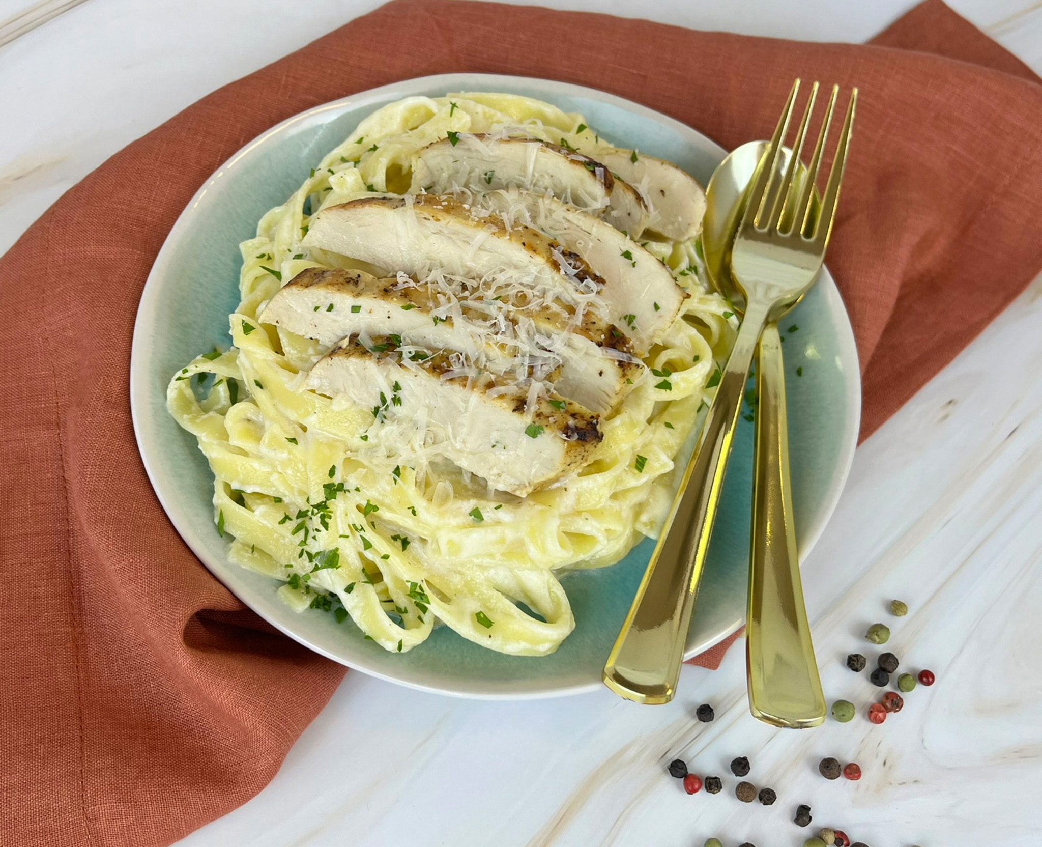 Click to open Cheesy Fettuccini Alfredo recipe