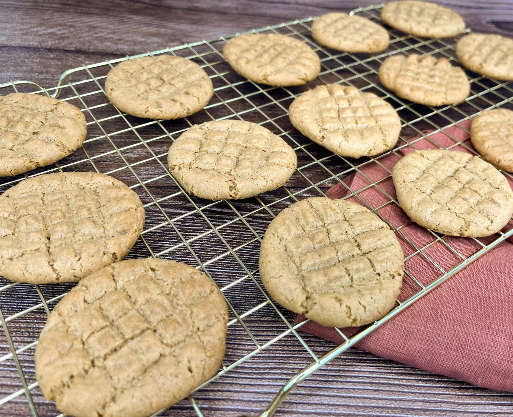 Gluten-Free Peanut Butter Cookies slider image 3